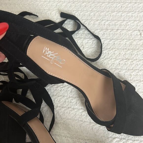 MOSSIMO KAYSON BLACK TIE UP BLOCK HEELS SIZE 8 - Picture 7 of 7